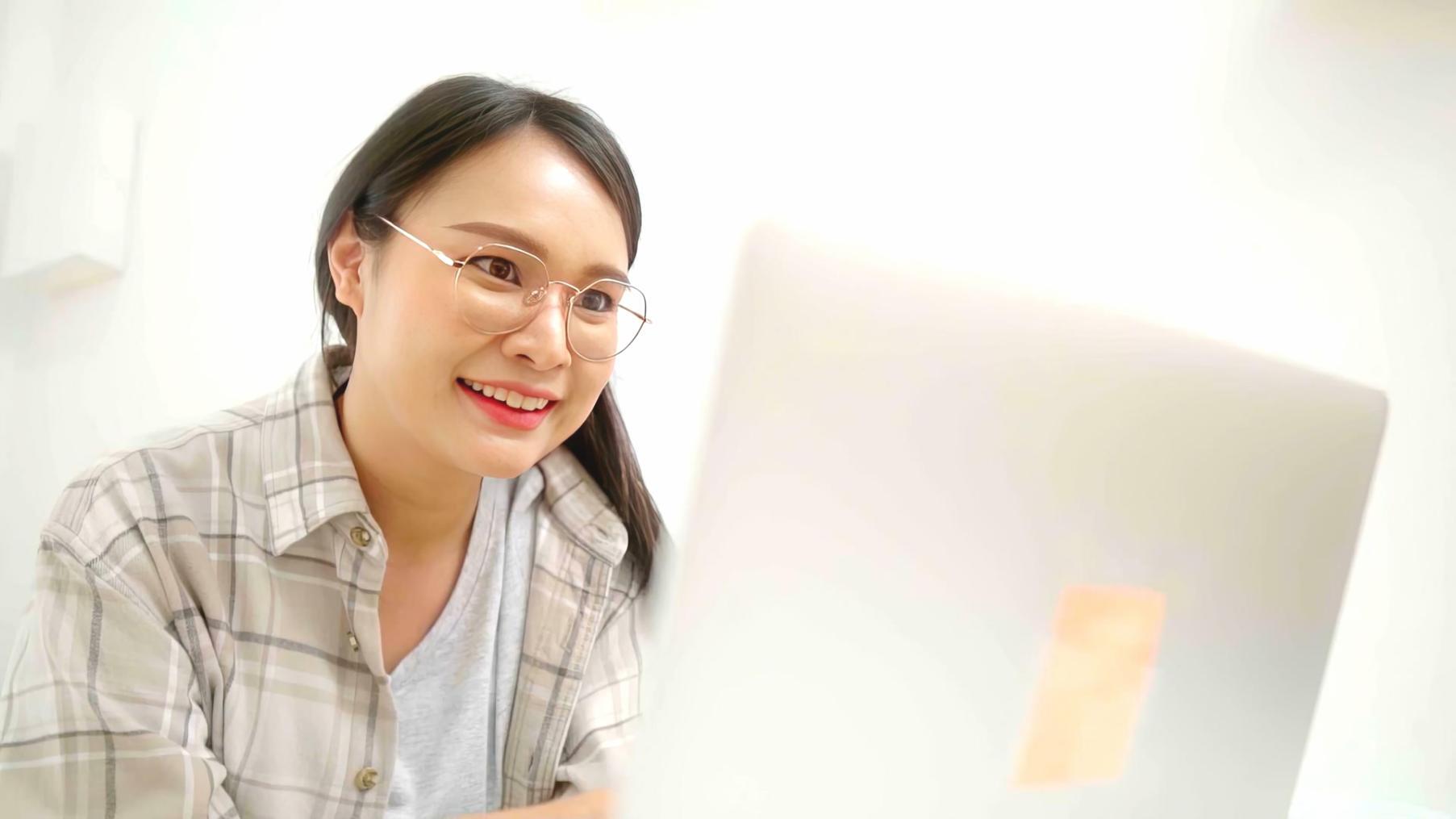 Ambiente de trabalho com desenvolvimento de scripts e automação